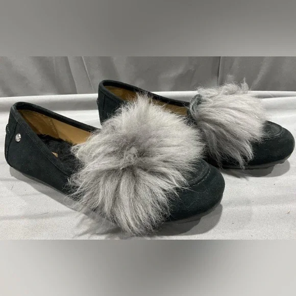 🛑 1 hour sale. UGG, size 7, Kaley Wisp, Black Flats w/ Gray sheepskin Fur upper - Picture 4 of 10